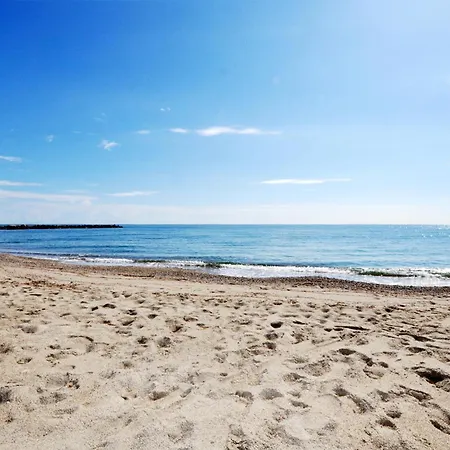 Casa vacanze 1 Bedroom Stunning In